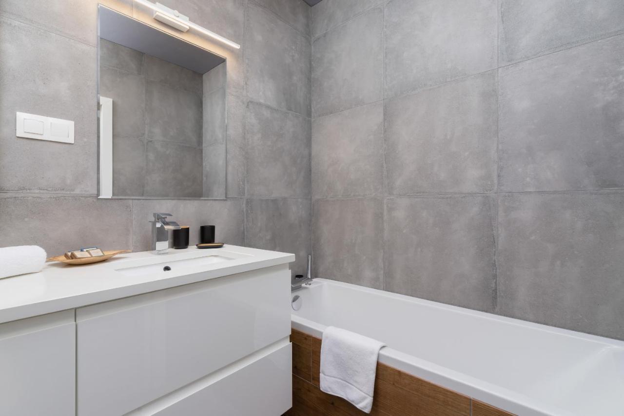 Krowodrza Apartment Premium With Balcony By Renters Prestige Краків Екстер'єр фото